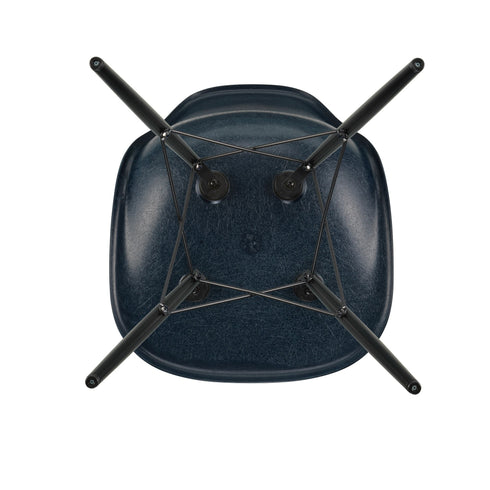 Cadeira Eames Fiberglass DSW / Ácer Preto